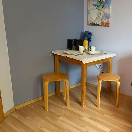 Mit Eigenem Bad In Einfamilienhaus شقة *